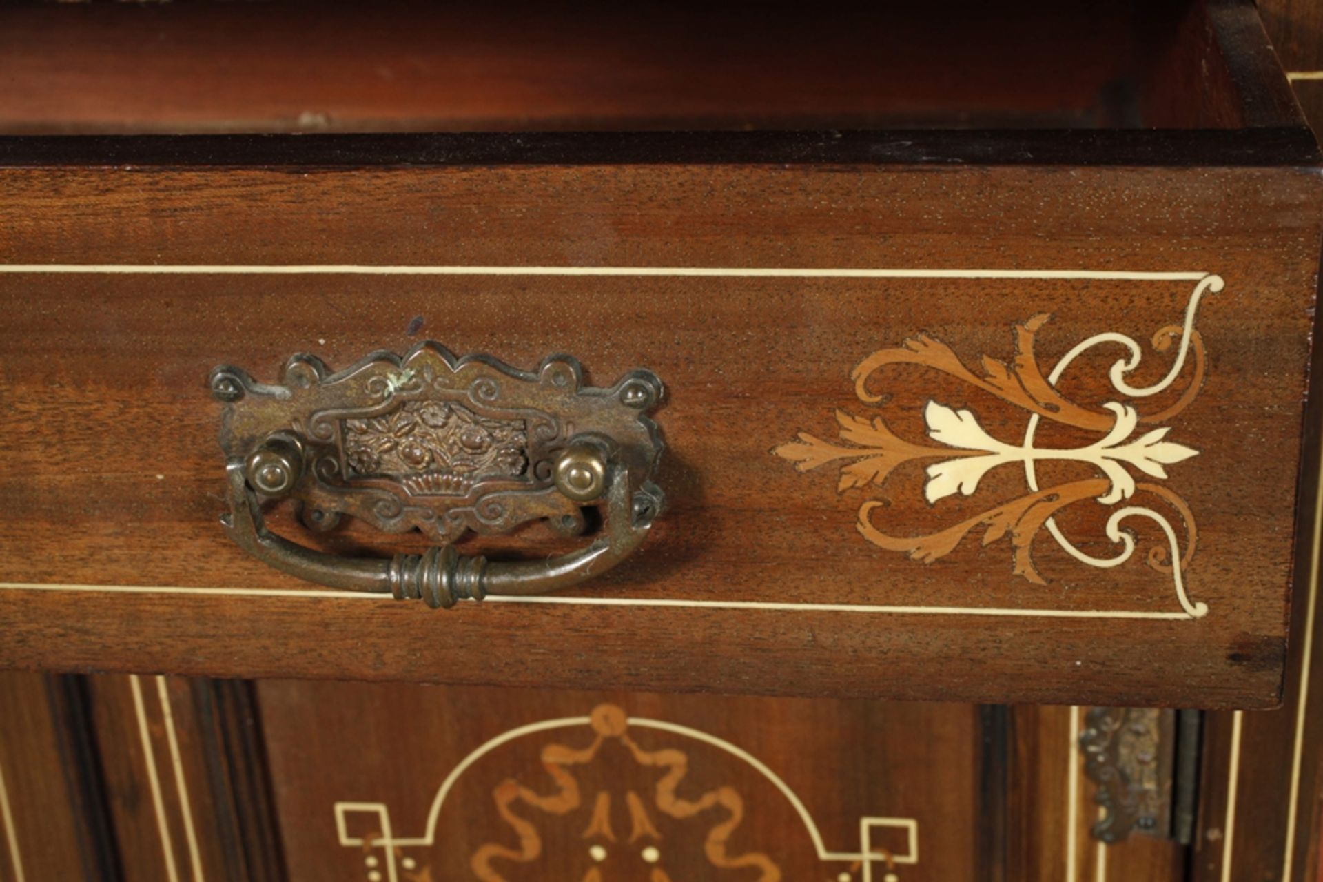 Fine drawing room cabinet - Image 7 of 8