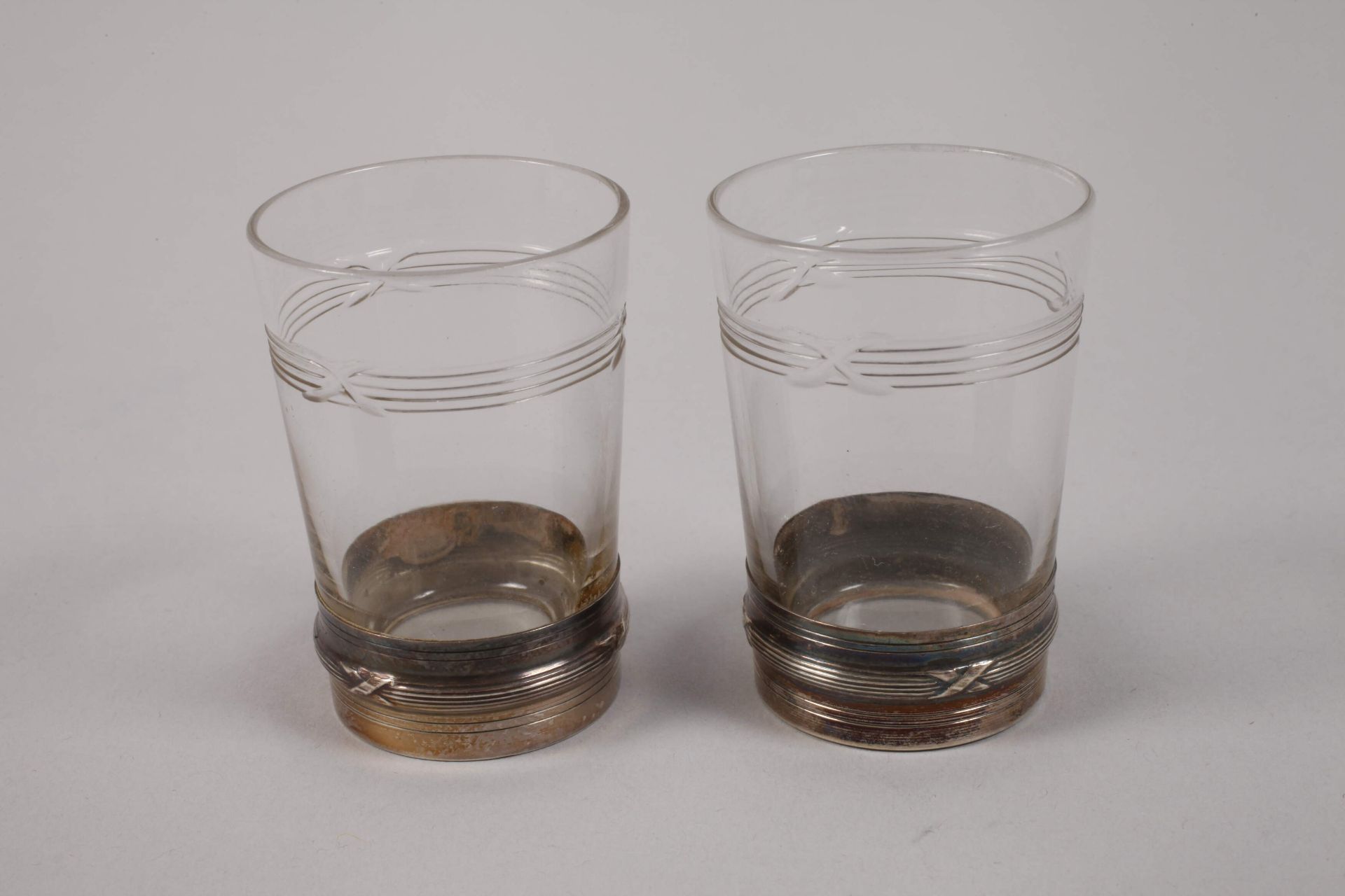 Two carafes and eight glasses with silver foot - Image 4 of 4