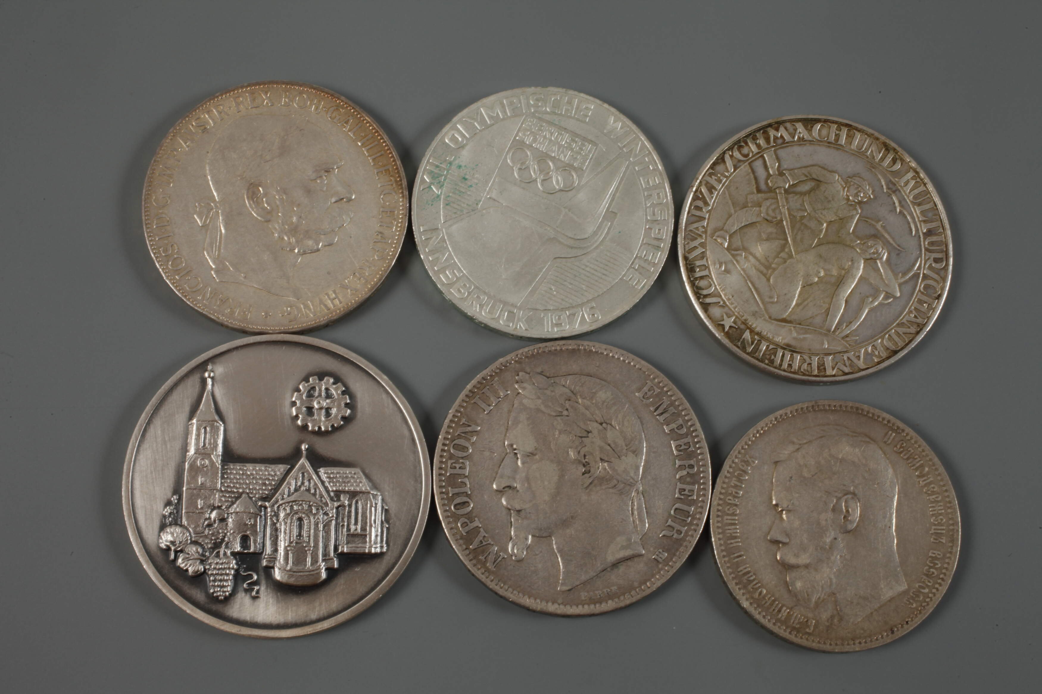 A collection of silver coins and medals - Image 5 of 6