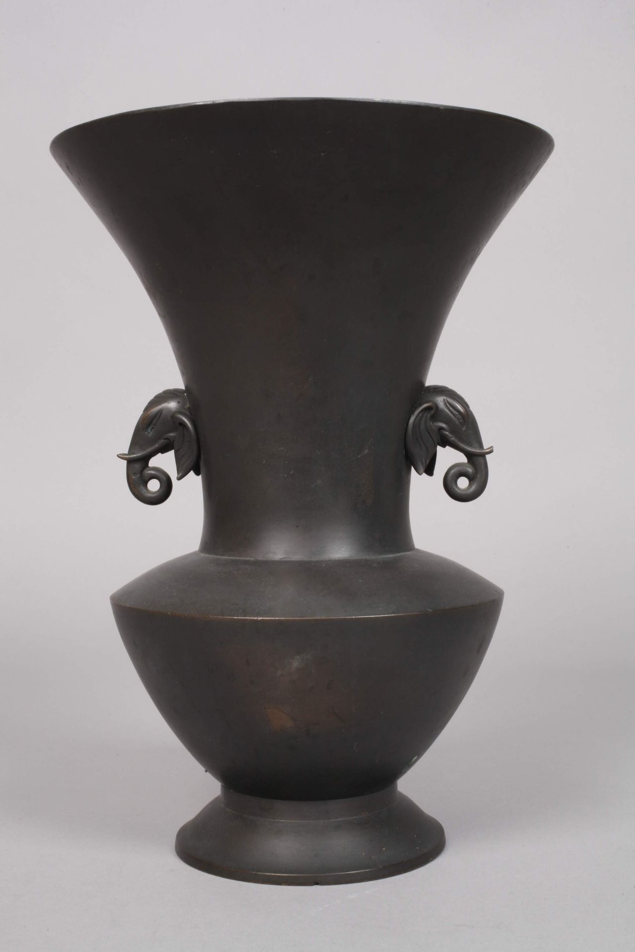 Bronze vase - Image 2 of 4