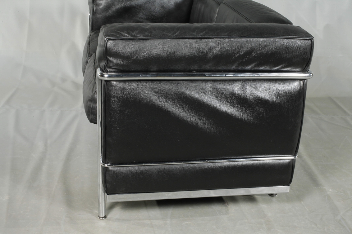Leather sofa LC2 Le Corbusier, Leather sofa LC2  - Image 4 of 5