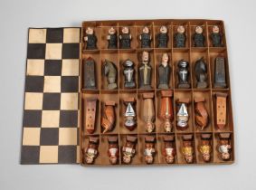 Geschnitztes Schachspiel
