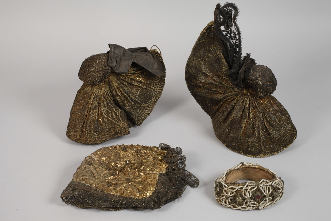 Collection of silver and gold bonnets - Image 4 of 7