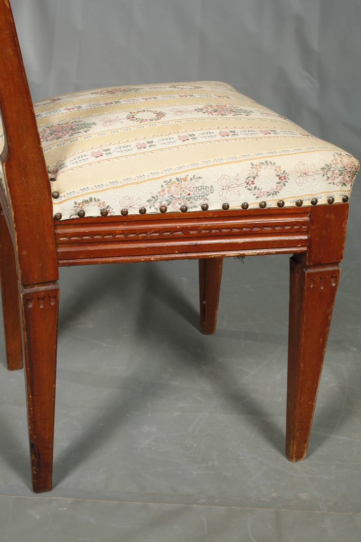 Classical upholstered bench and chair - Image 8 of 8