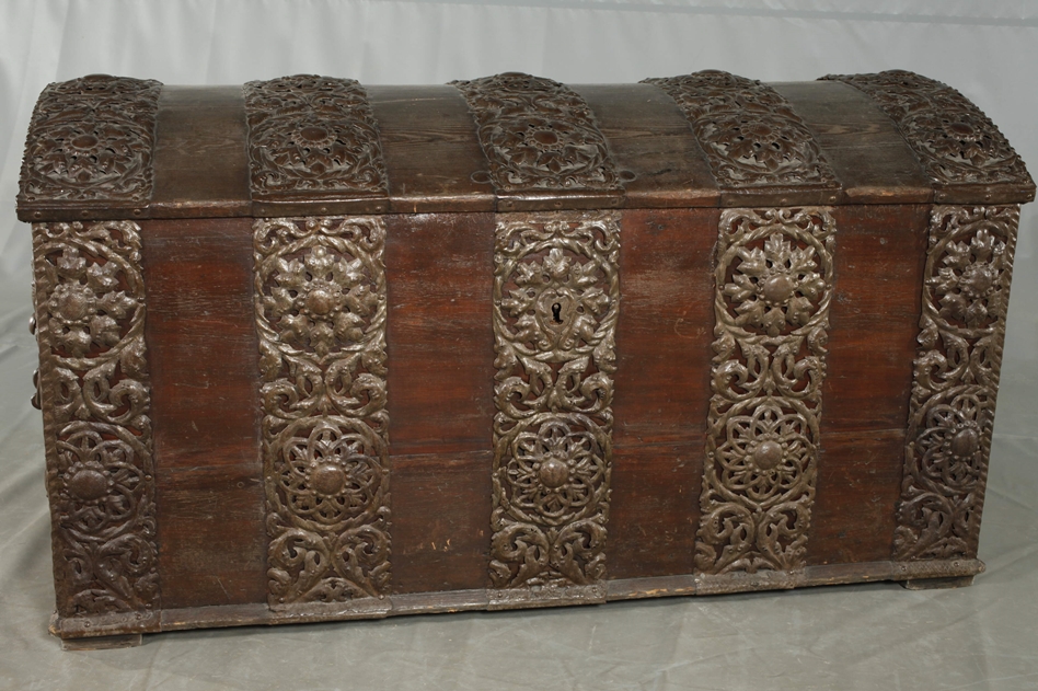 Pompous Baroque chest - Image 2 of 8