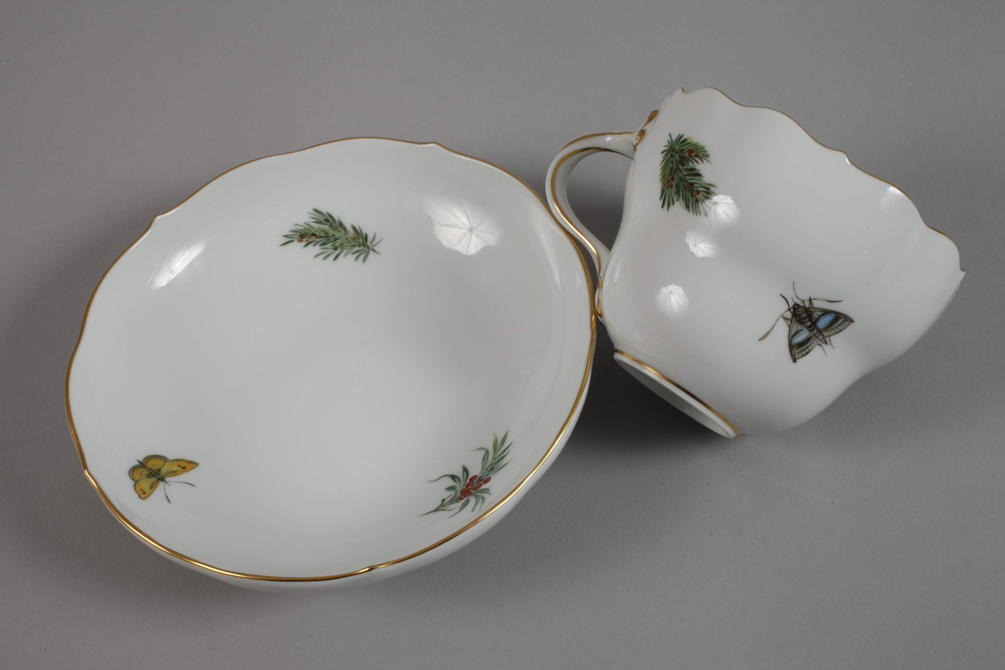 Meissen cup with bird and insect painting - Image 2 of 4