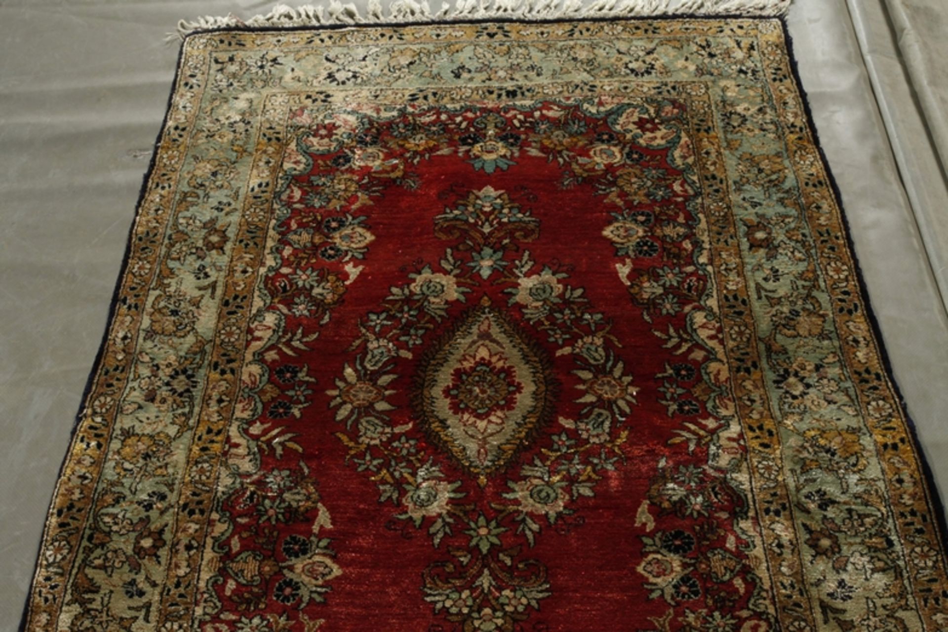 Silk carpet Hereke - Image 2 of 4