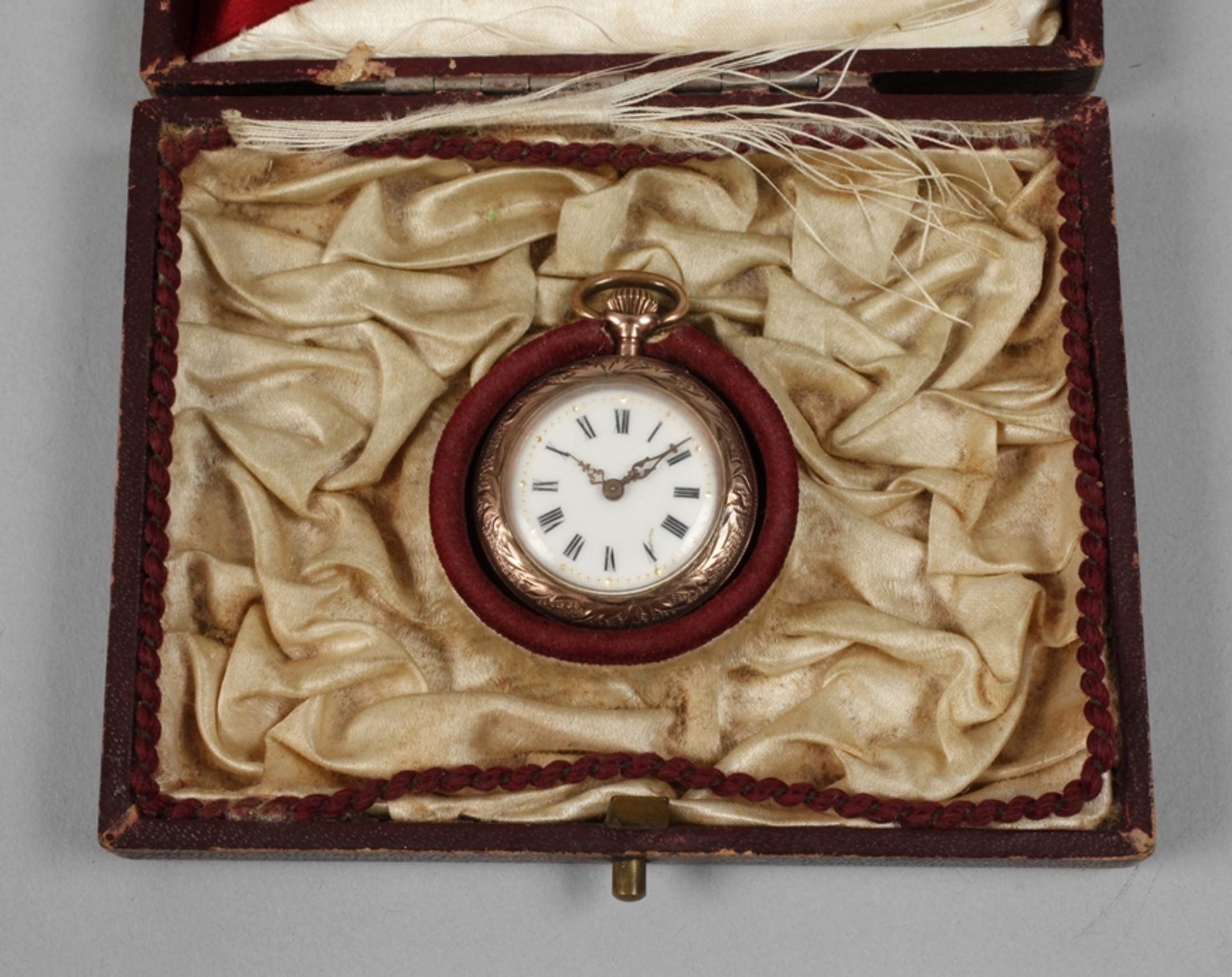 Gold pendant clock