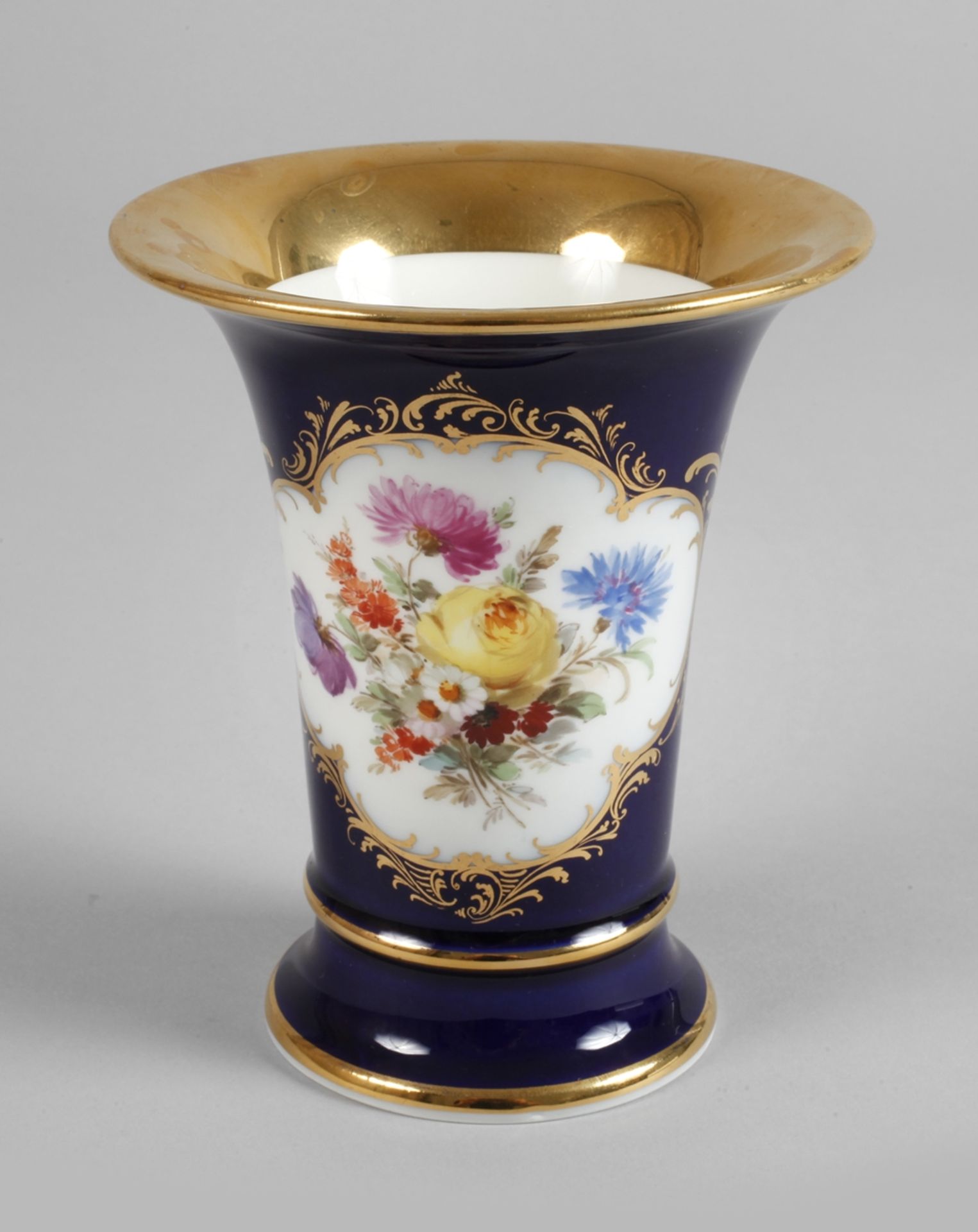 Meissen trumpet vase "Amsterdam Art"