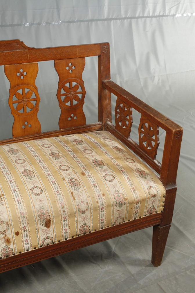 Classical upholstered bench and chair - Image 2 of 8