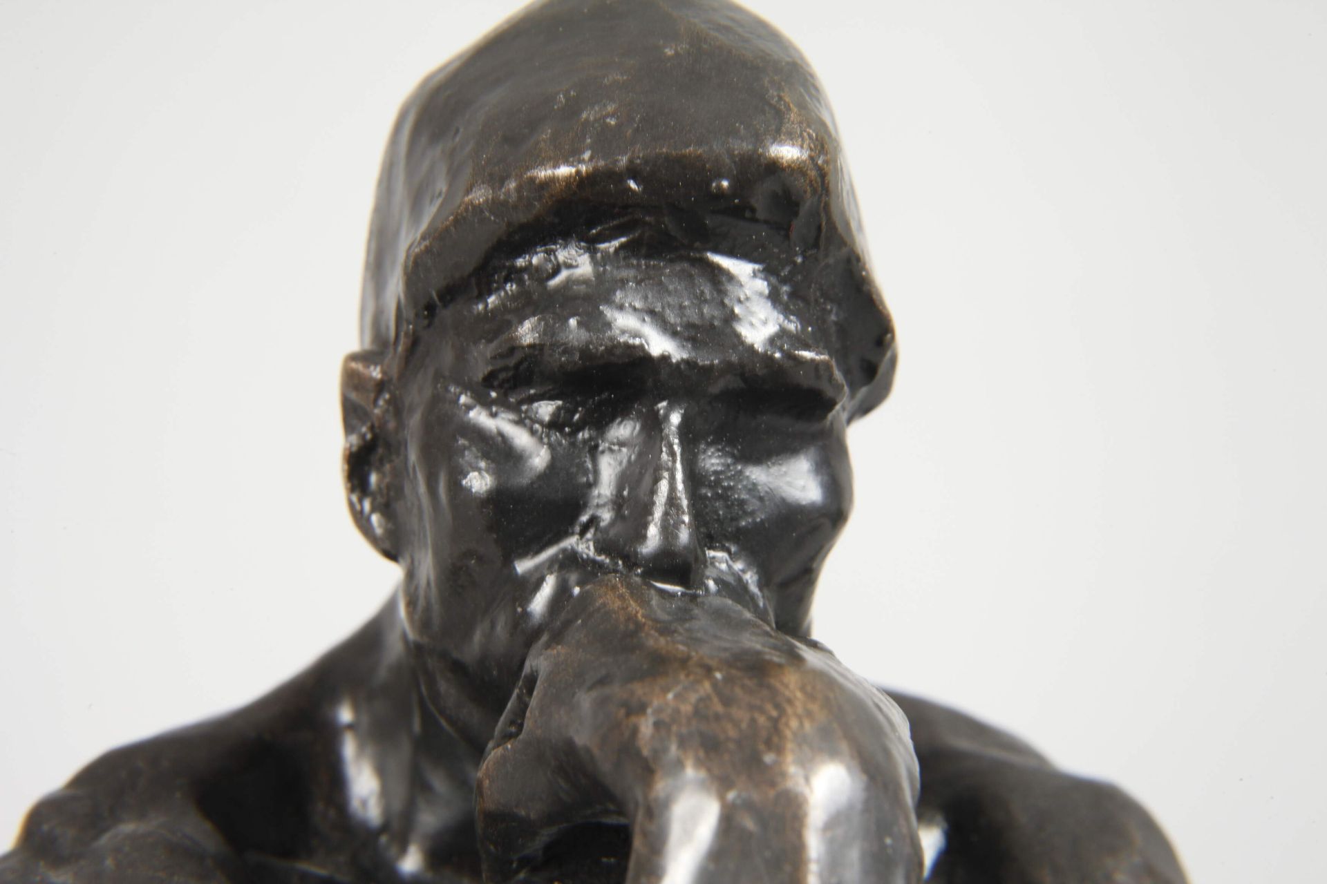 Bronzefigur "Der Denker" - Bild 7 aus 7