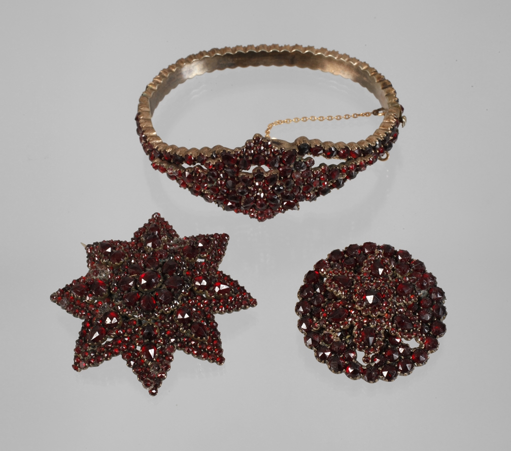 Three pieces of historical garnet jewellery