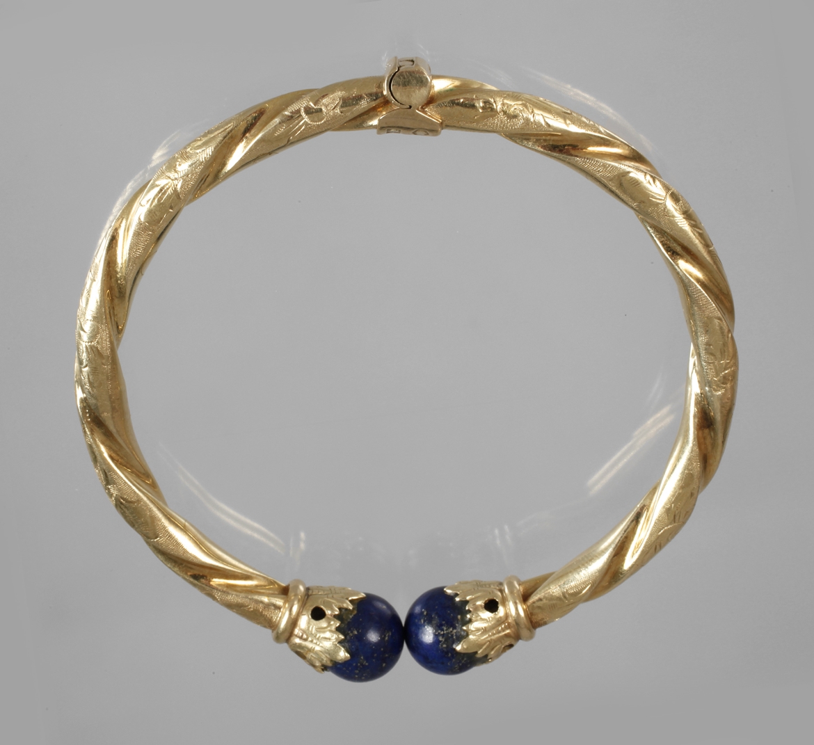 Bangle with lapis lazuli