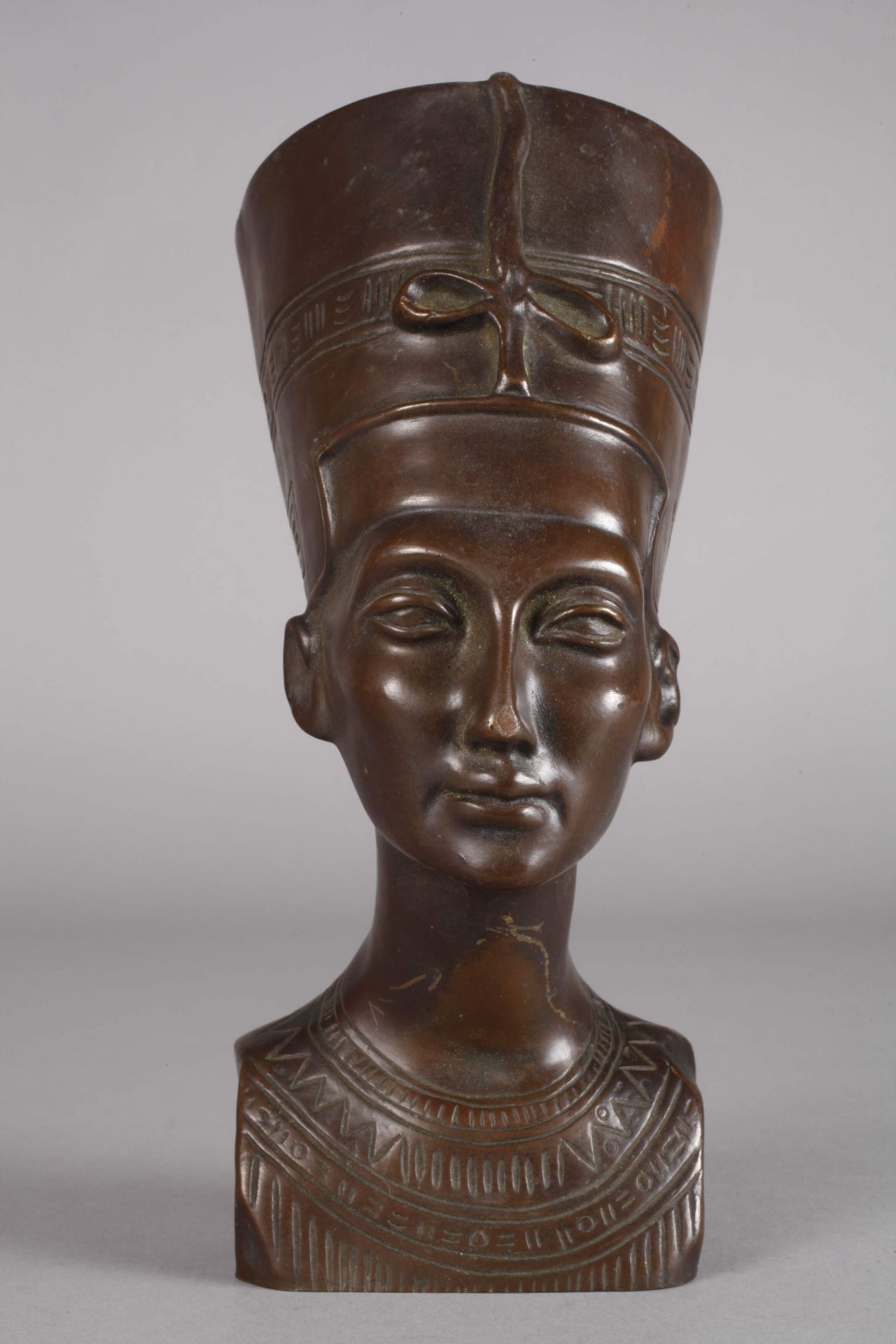 Antique Reception Bust of Nefertiti - Image 2 of 5