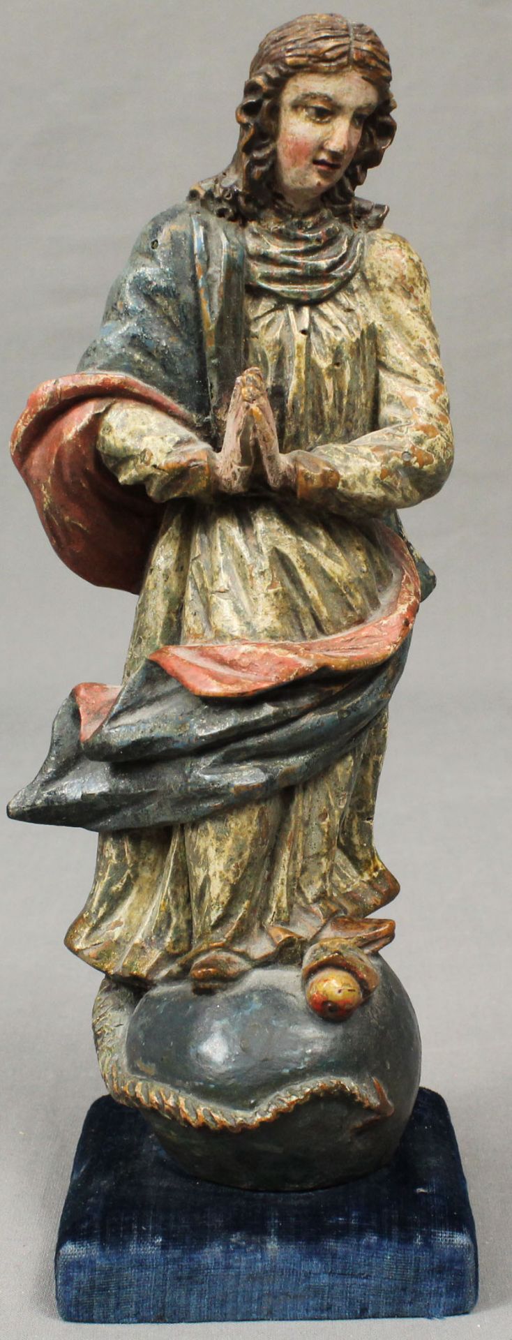 Skulptur (XVI / XVII). Maria Immaculata auf einer Weltkugel mit Schlange.