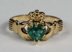 Gold emerald Claddagh Ring. Irischer Hochzeitsring. Gold 585. Smaragd.