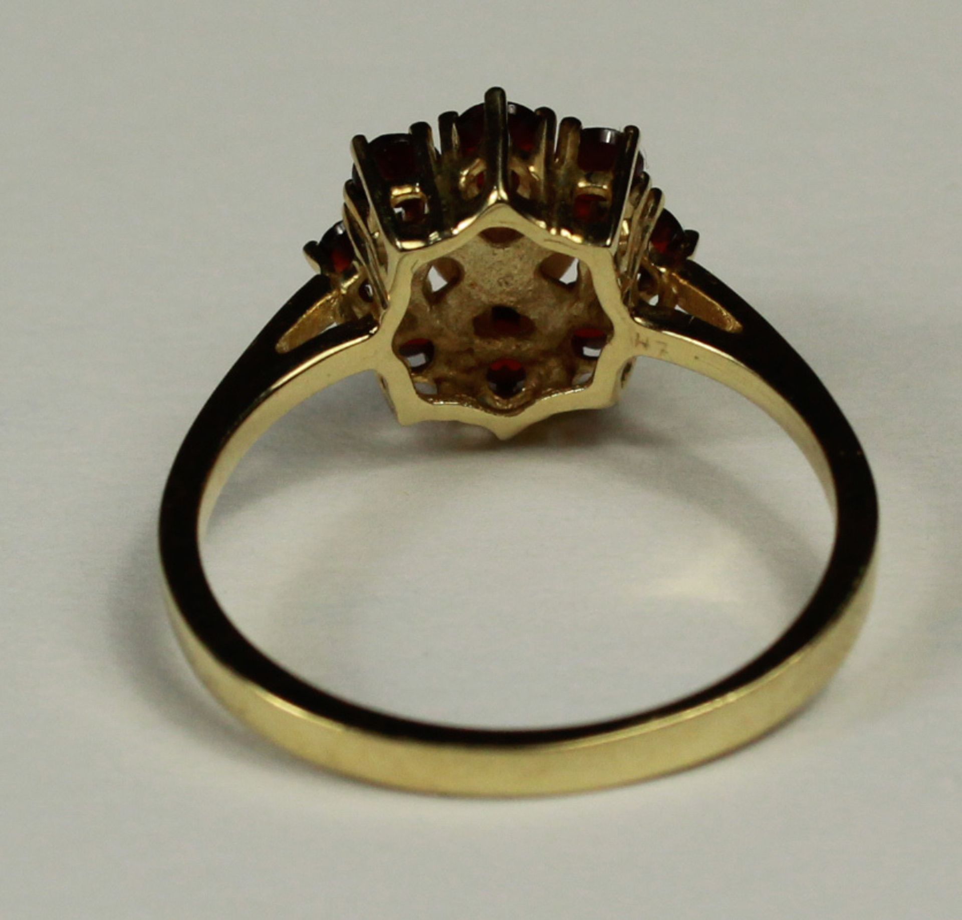 Ring. Gold 585 mit Granaten und Zuchtperle. - Image 6 of 12