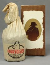 1 ganze Flasche Cognac Courvoisier Napoleon.