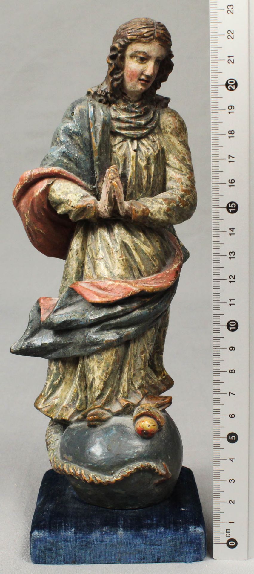Skulptur (XVI / XVII). Maria Immaculata auf einer Weltkugel mit Schlange. - Image 2 of 6