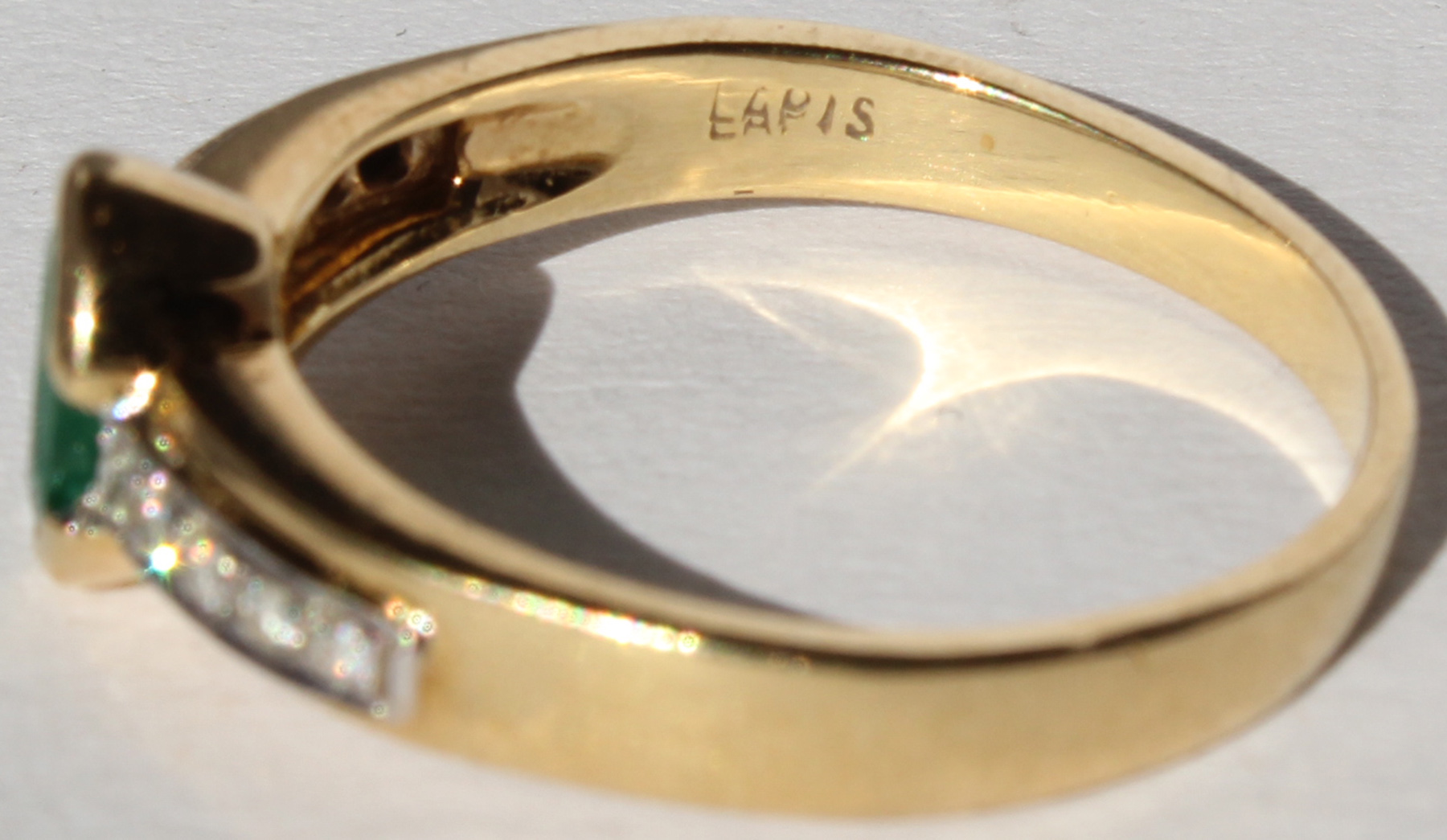 Ring mit Smaragd; Gold gestempelt "750"; und 10 Diamanten. - Image 7 of 11