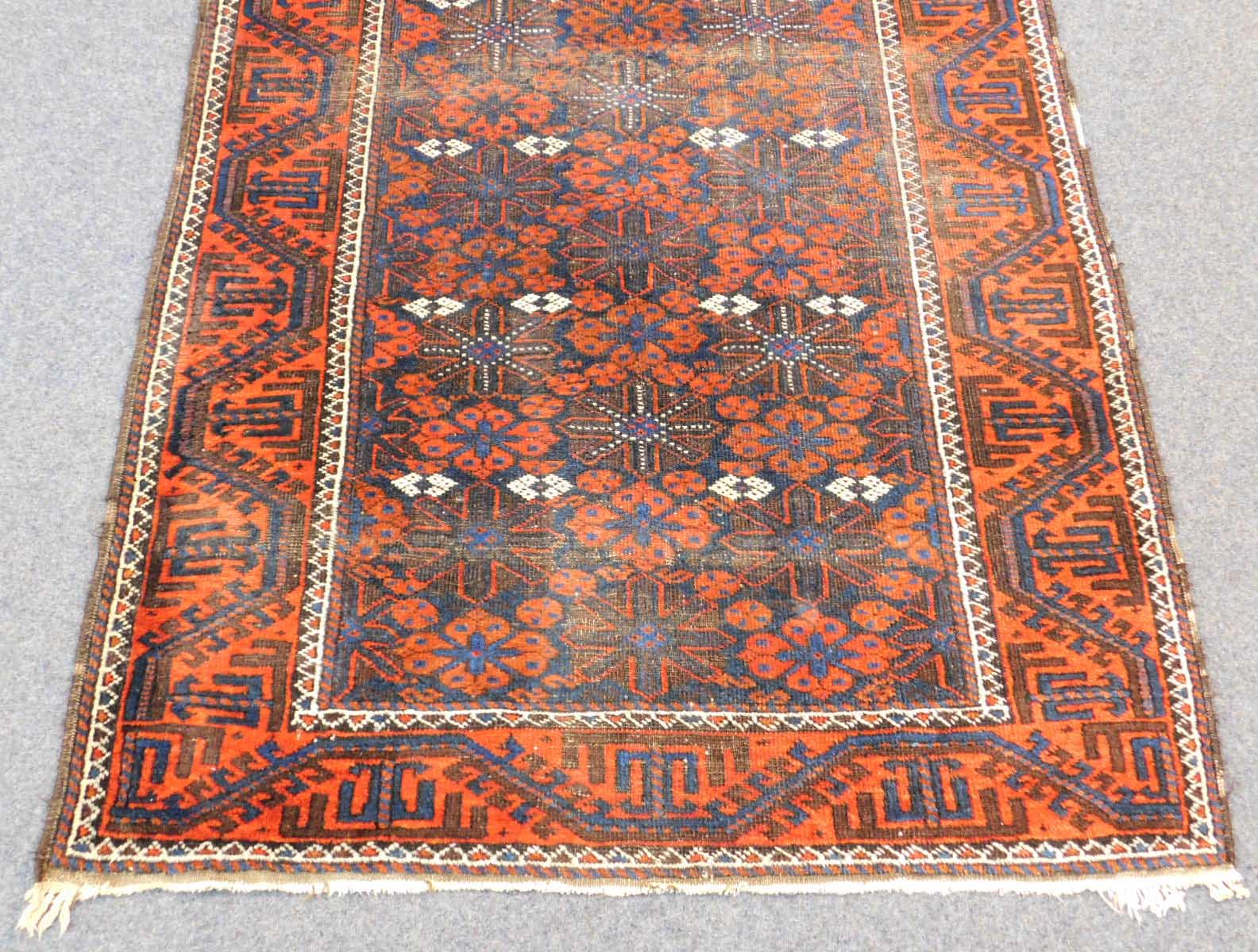 Belutsch Teppich mit Schneeflocken Muster. Antik. - Image 2 of 5