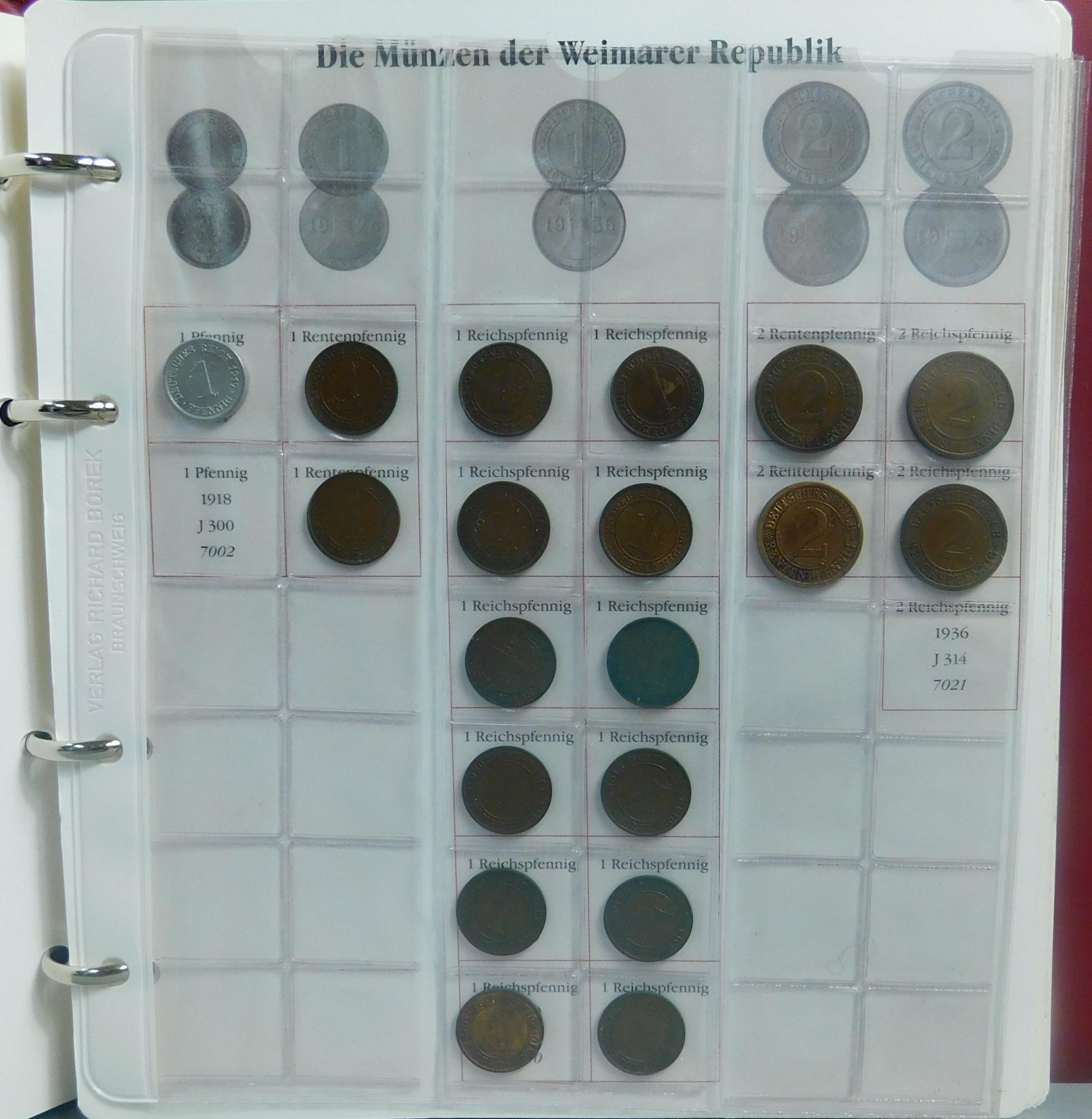 Münzalbum. Mit diversen kleinen Münzen. Weimarer Republik. - Bild 6 aus 16