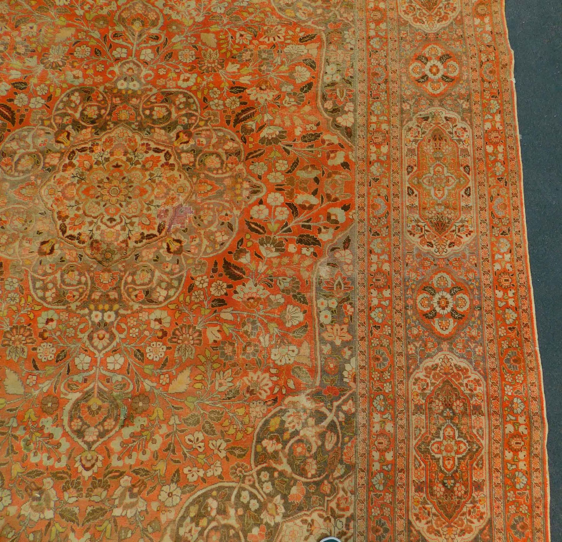 Täbris "Hadj Jalili" Teppich. Antik. - Bild 5 aus 14