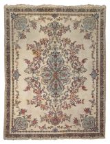 BEAUTIFUL KIRMAN RUG EARLY 20TH CENTURY