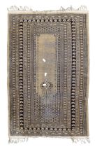 PAKISTAN CARPET EARLY 20TH CENTURY