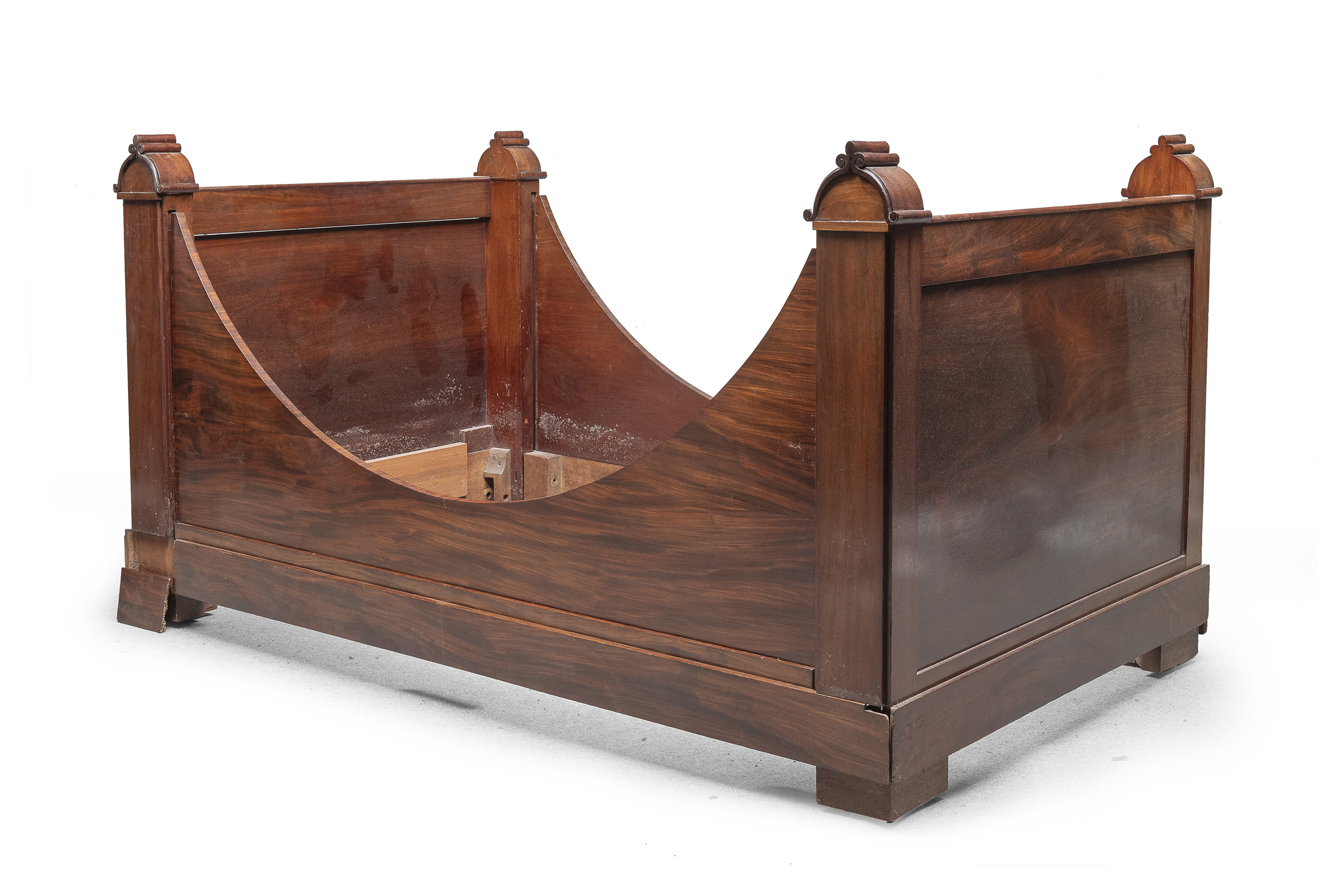 MAHOGANY BED EARLY 19TH CENTURY