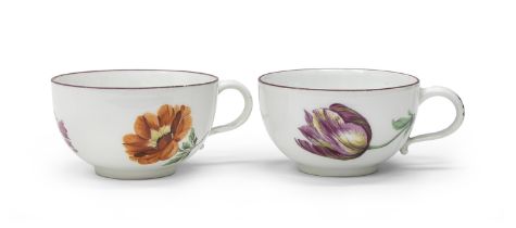 THREE PORCELAIN CUPS MEISSEN MARCOLINI END OF THE 18TH CENTURY