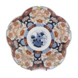 A JAPANESE ENAMELED PORCELAIN DISH. LATE 19TH CENTURY.