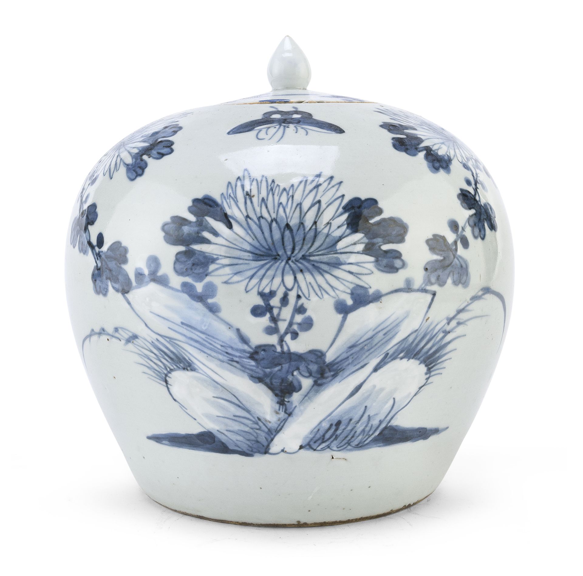 A CHINESE LIDDED WHITE AND BLUE PORCELAIN JAR FIRST HALF 20TH CENTURY. IMPROPER LID.