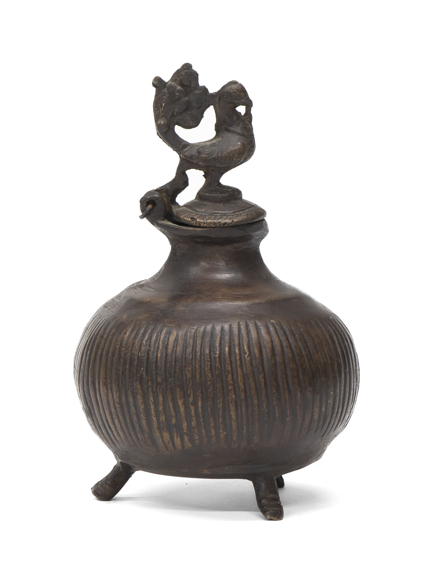 A SMALL LIDDED BRONZE JAR INDIA EARLY 20TH CENTURY