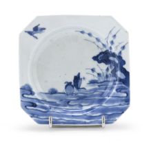 A SMALL WHITE AND BLUE PORCELAIN DISH. JAPAN LATE 17TH CENTURY. GOOD CONDITION.