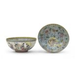 A PAIR OF POLYCHROME ENAMELED PORCELAIN BOWLS 20TH CENTURY. DEFECTS.
