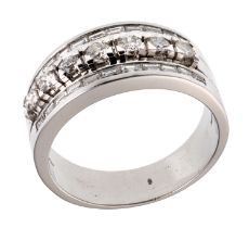 WHITE GOLD RING WITH DIAMONDS