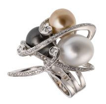 WHITE GOLD FANTASY RING WITH THREE CENTRAL PEARLS AND DIAMONDS