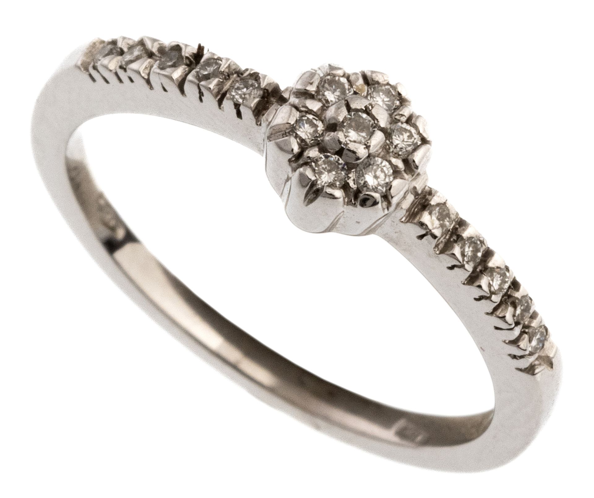 WHITE GOLD RING WITH DIAMONDS