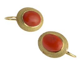 GOLD EARRINGS WITH CORALS