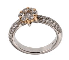 WHITE GOLD RING WITH SEVEN DIAMONDS