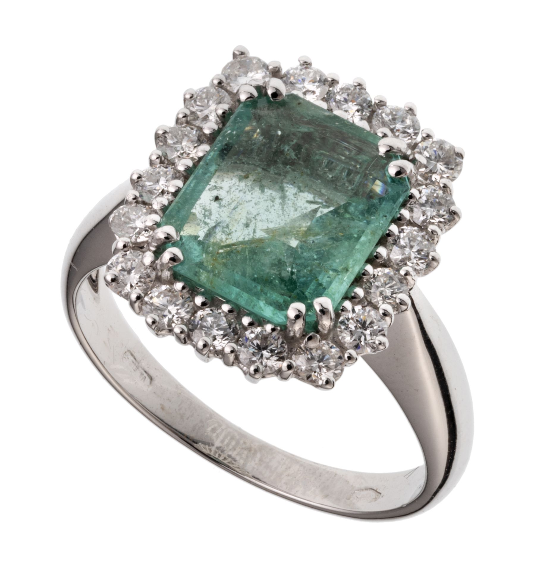 WHITE GOLD RING WITH CENTRAL EMERALD