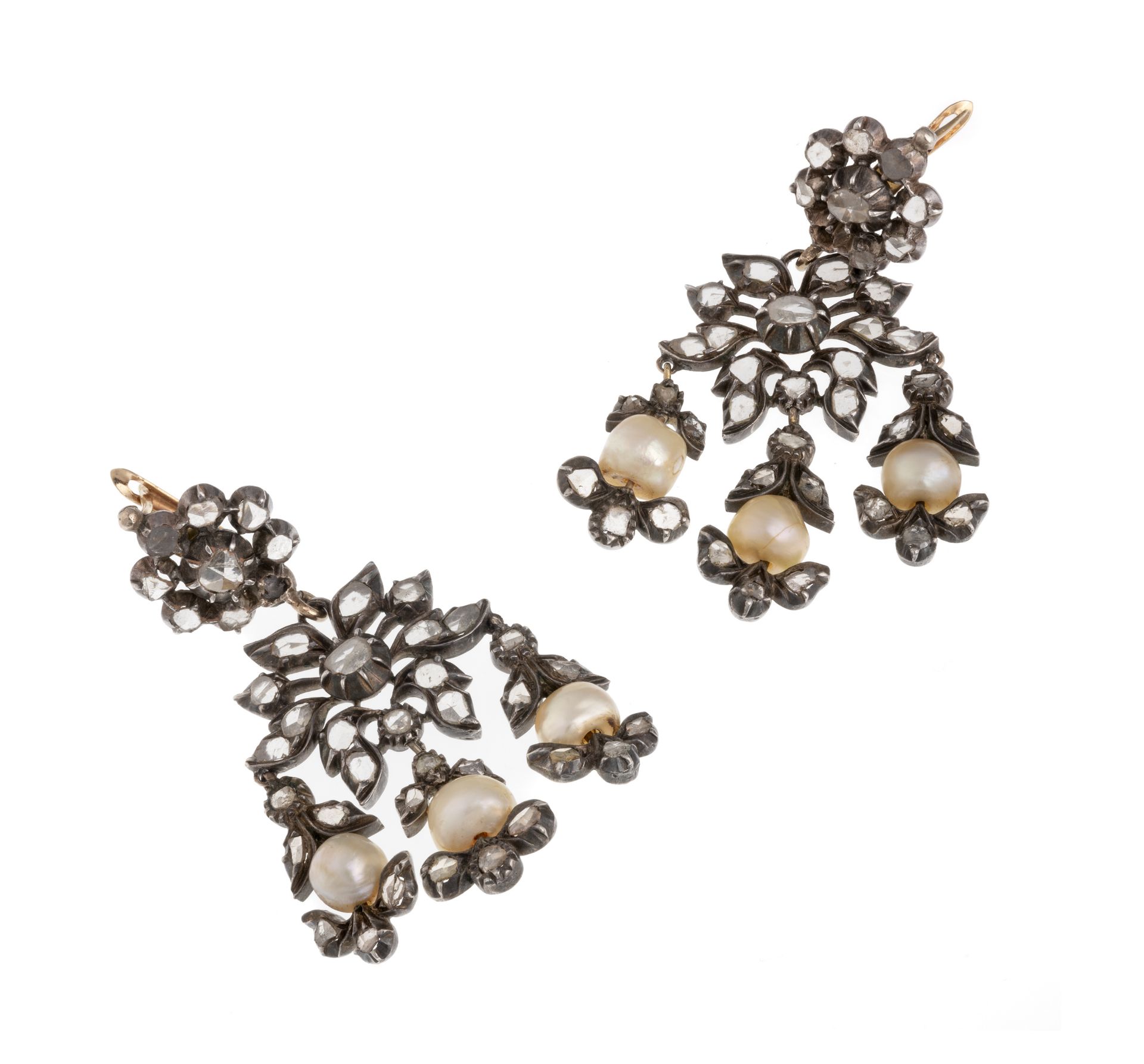 SILVER EARRINGS WITH PEARLS AND DIAMONDS