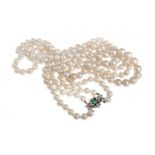 TWO-STRAND PEARLNECKLACE WITH EMERALD AND DIAONDS