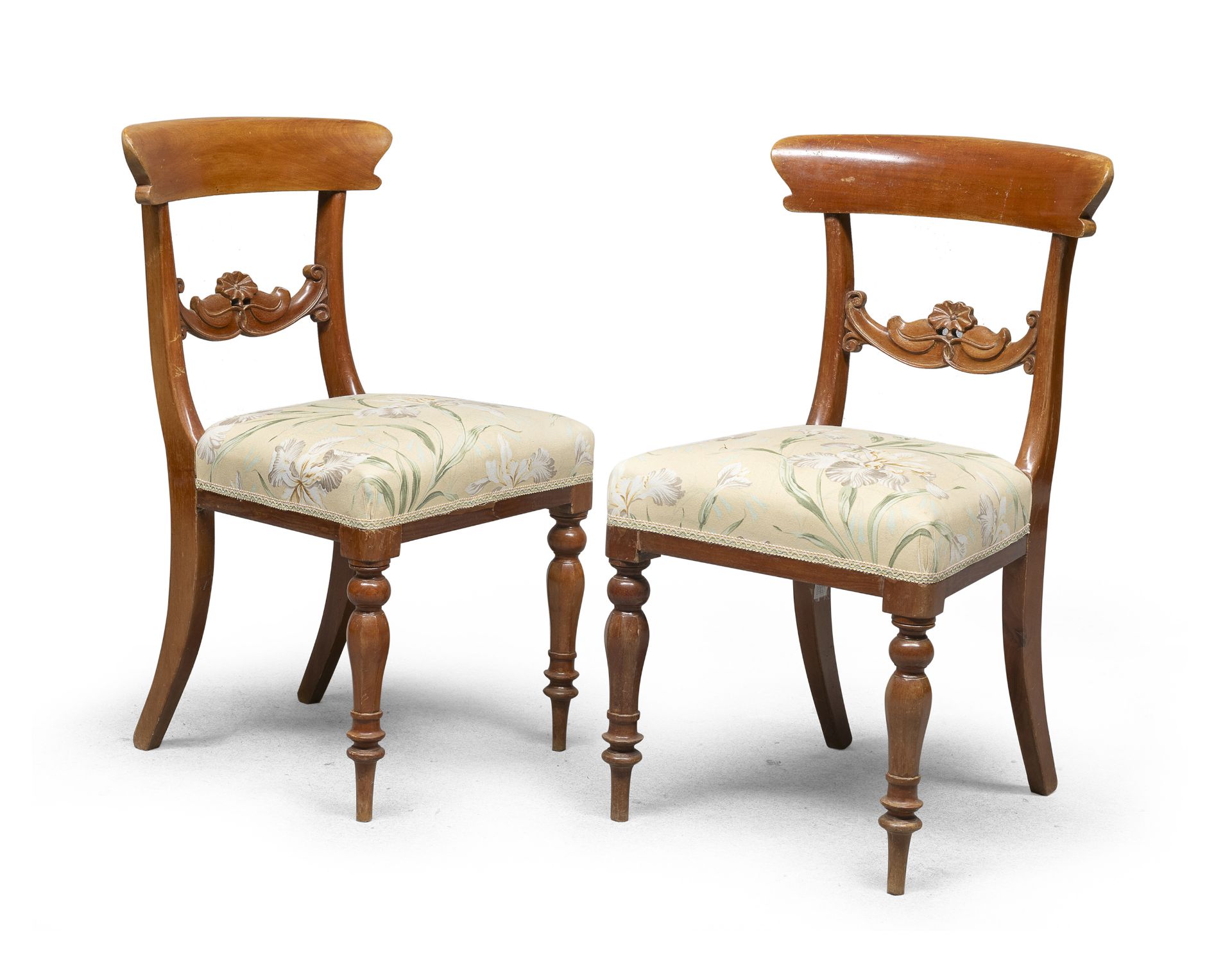 PAIR OF BRIGHT MAHOGANY CHAIRS ENGLAND EDWARDIAN PERIOD