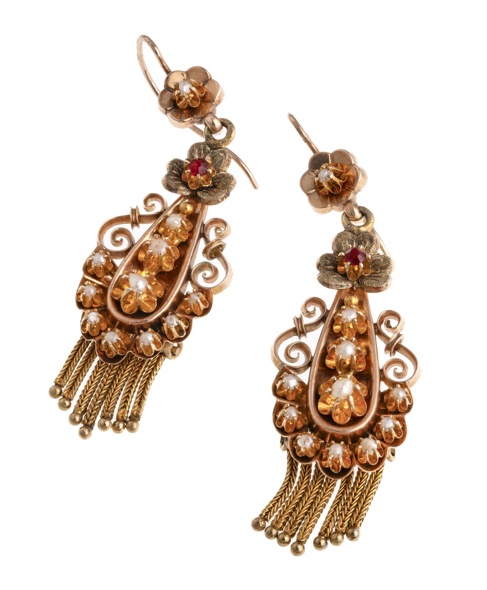 GOLD VINTAGE EARRINGS WITH GRANATES AND BEADS