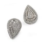 WHITE GOLD EARRINGS WITH DIAMONDS