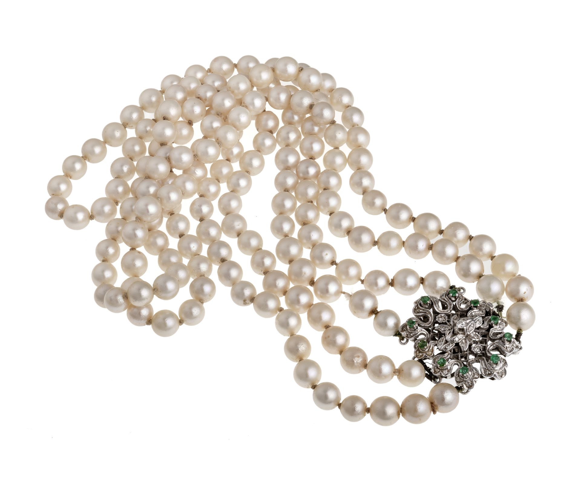 THREE-STRAND PEARL NECKLACE