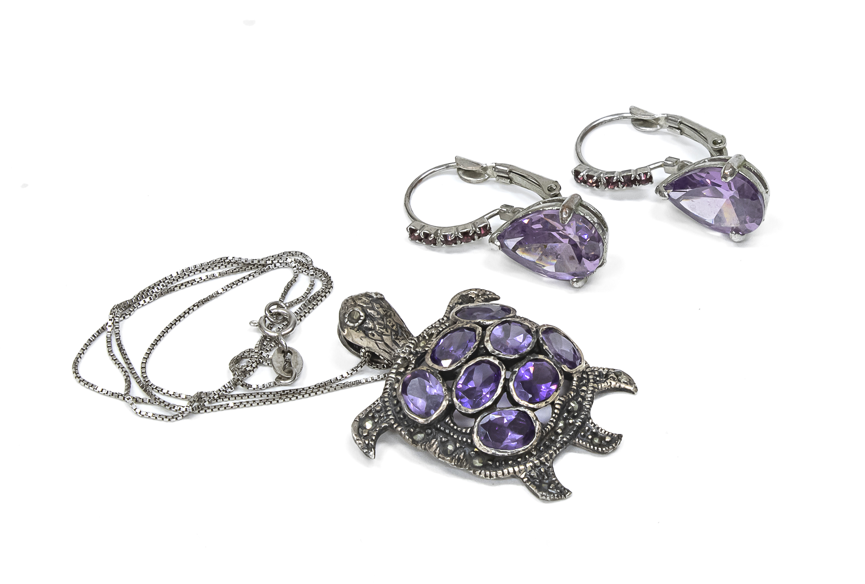 SET OF SILVER NECKLACE AND EARRINGS WITH AMETHYSTS