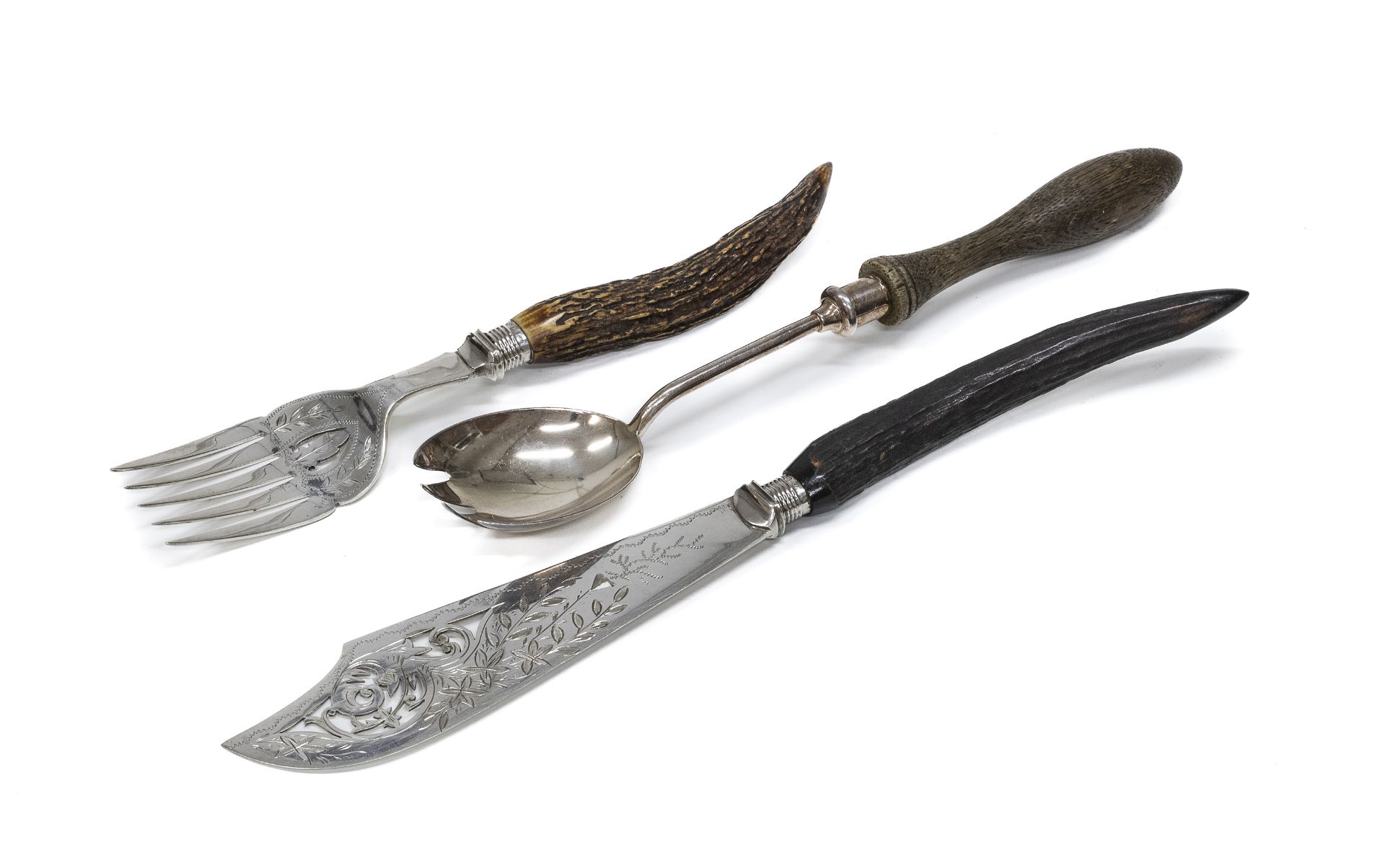 THREE PIECES OF SERVING CUTLERY IN SHEFFIELD ENGLAND EARLY 20TH CENTURY